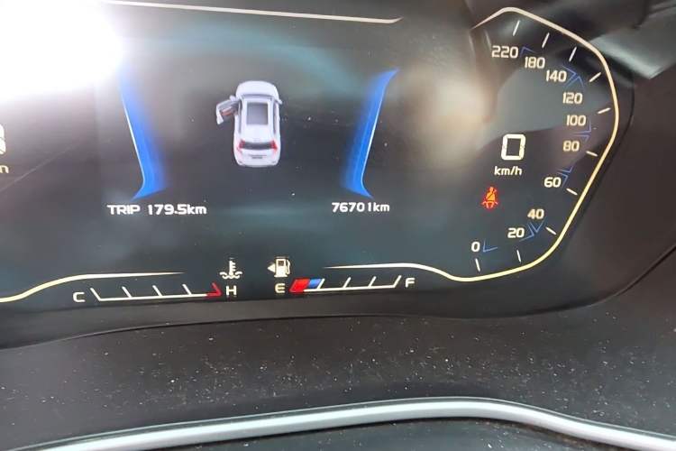 Used Geely Auto Vision X6 2018 1.8L Manual 4G Connect Luxury Edition Odometer Close Up