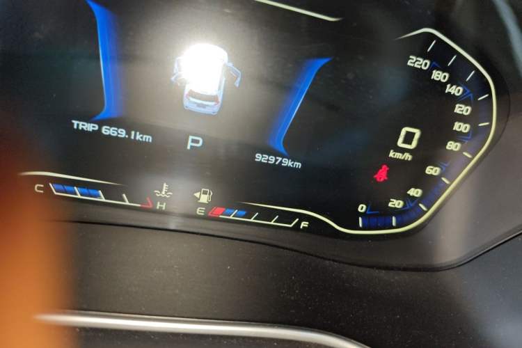Used Geely Auto Vision X6 2018 1.4T CVT 4G Connected Luxury Version Odometer Close Up