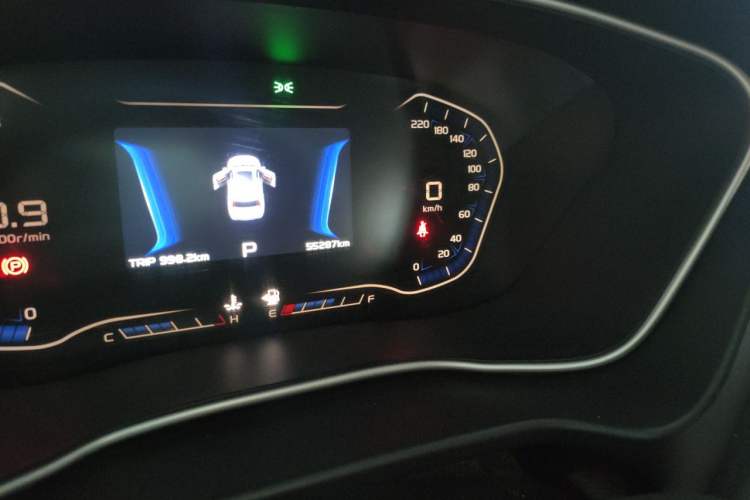 Used Geely Auto Vision X6 2018 1.4T CVT 4G Connected Flagship Edition Odometer Close Up