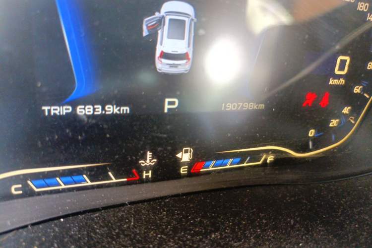 Used Geely Auto Vision X6 2018 1.4T CVT 4G Connected Flagship Edition Odometer Close Up