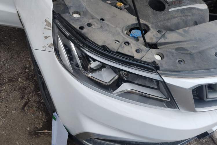 Used Geely Auto Vision X6 2018 1.4T CVT 4G Connected Luxury Version Right Front Headlight