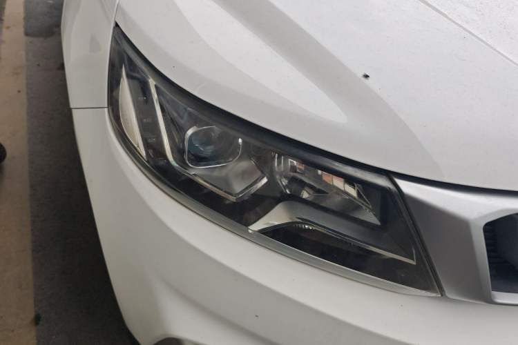 Used Geely Auto Vision X6 2018 1.4T CVT 4G Connected Luxury Version Right Front Headlight