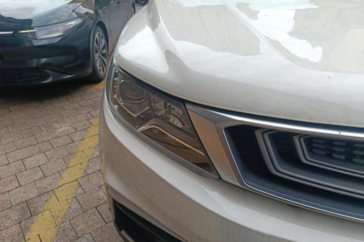 Used Geely Auto Vision X6 2018 1.4T CVT 4G Connected Luxury Version Right Front Headlight
