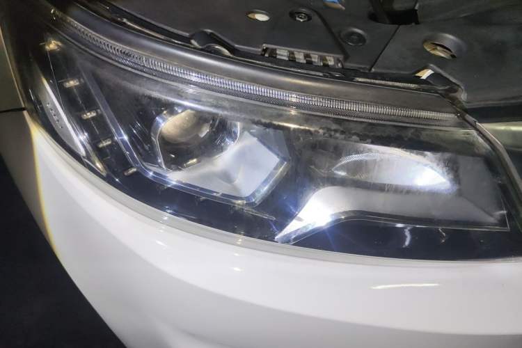 Used Geely Auto Vision X6 2018 1.4T CVT 4G Connected Flagship Edition Right Front Headlight