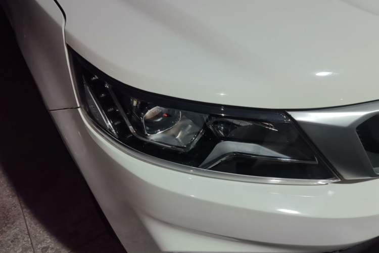 Used Geely Auto Vision X6 2018 1.4T CVT 4G Connected Flagship Edition Right Front Headlight