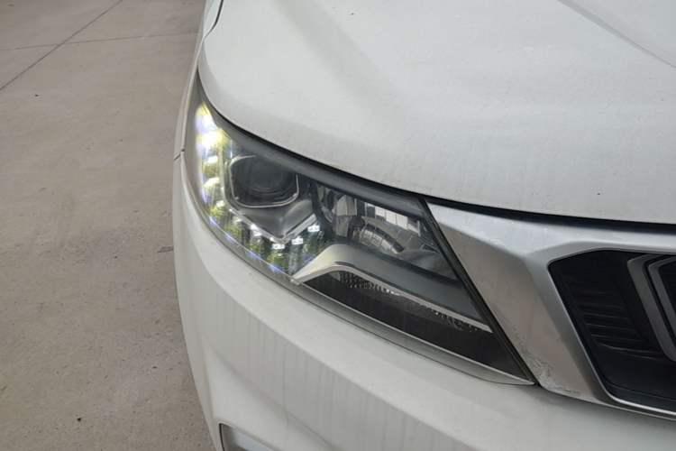 Used Geely Auto Vision X6 2018 1.8L Manual 4G Connect Luxury Edition Right Front Headlight