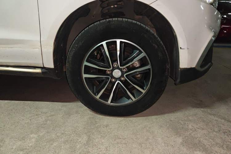 Used Geely Auto Vision X6 2018 1.4T CVT 4G Connected Flagship Edition Right Front Wheel Hub