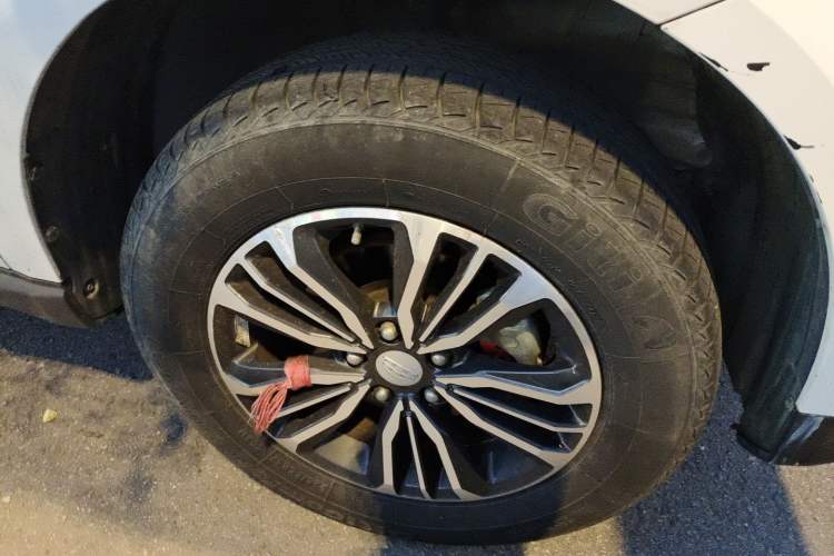 Used Geely Auto Vision X6  Right Front Wheel Hub