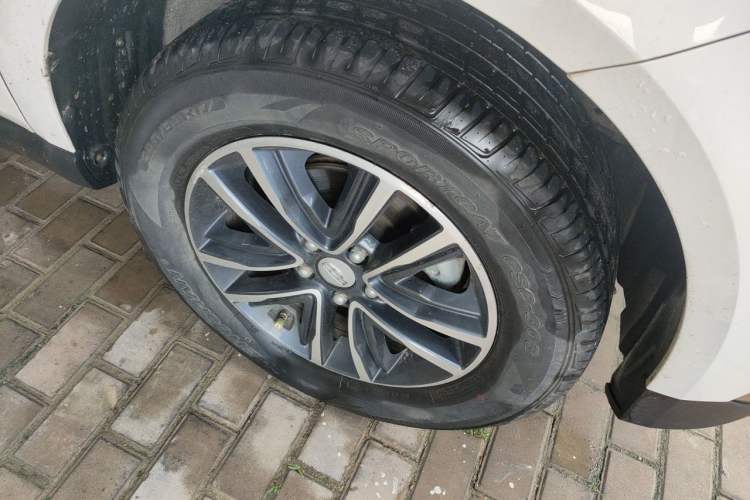 Used Geely Auto Vision X6 2018 1.4T CVT 4G Connected Flagship Edition Right Front Wheel Hub