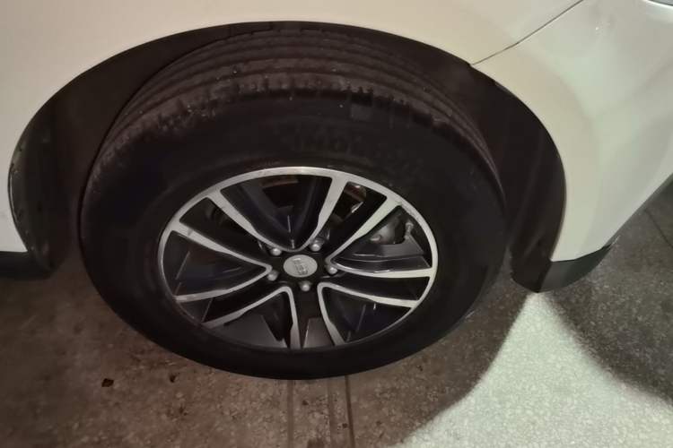 Used Geely Auto Vision X6 2018 1.4T CVT 4G Connected Flagship Edition Right Front Wheel Hub