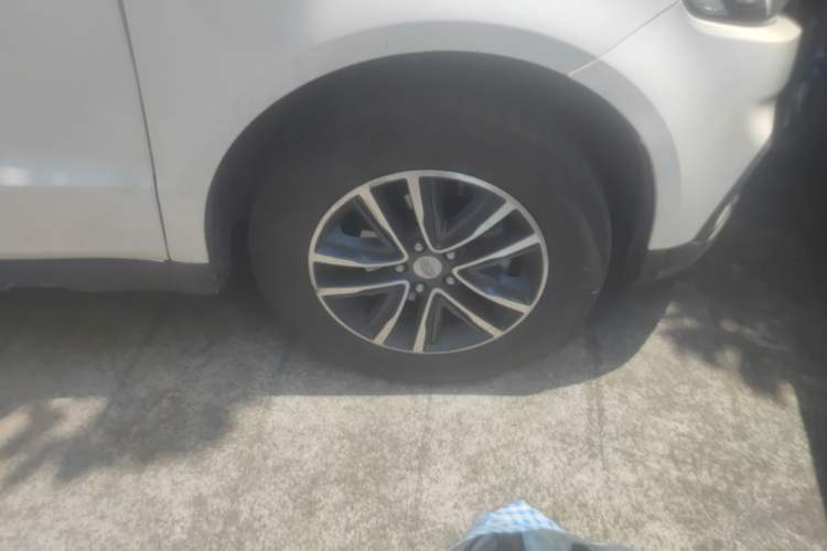 Used Geely Auto Vision X6 2018 1.4T CVT 4G Connected Flagship Edition Right Front Wheel Hub