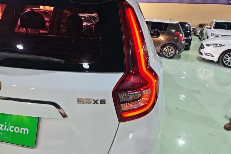 Used Geely Auto Vision X6 2018 1.4T CVT 4G Connected Luxury Version Right Rear Taillight
