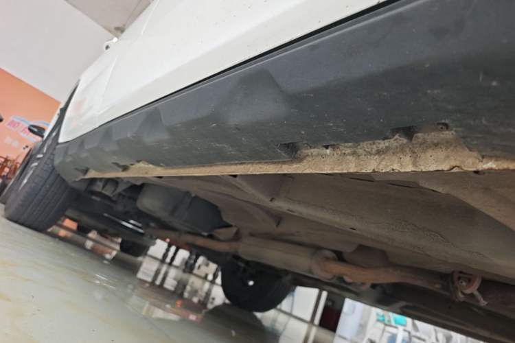 Used Geely Auto Vision X6 2018 1.4T CVT 4G Connected Luxury Version Right Side Sill