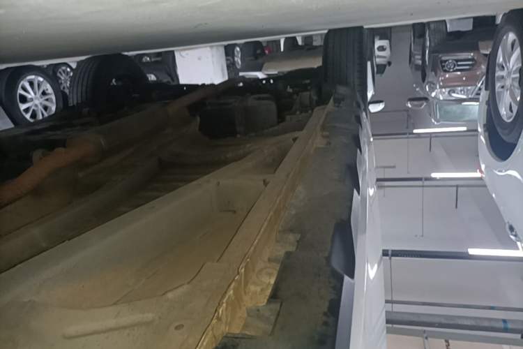 Used Geely Auto Vision X6 2018 1.8L Manual 4G Connect Luxury Edition Right Side Sill