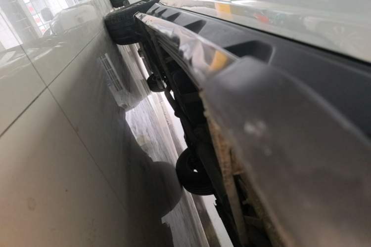 Used Geely Auto Vision X6 2018 1.4T CVT 4G Connected Flagship Edition Right Side Sill