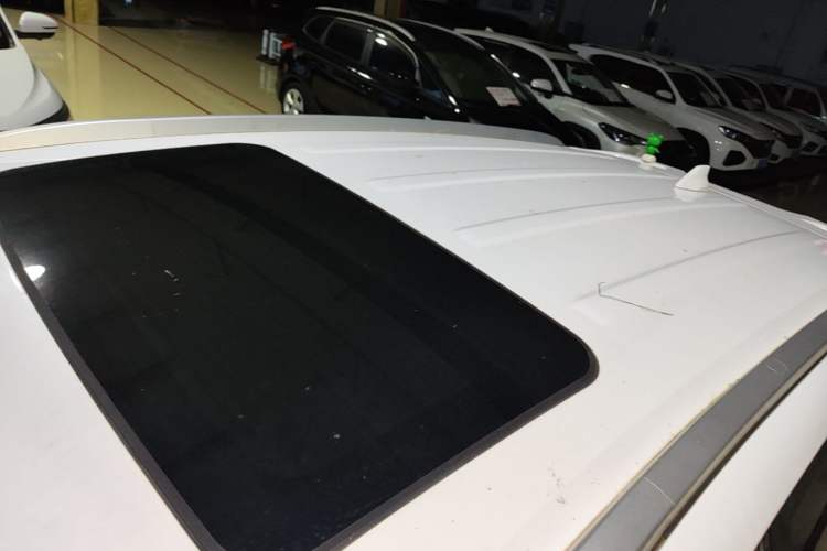 Used Geely Auto Vision X6 2018 1.8L Manual 4G Connect Luxury Edition Roof