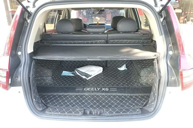 Used Geely Auto Vision X6 2018 1.4T CVT 4G Connected Flagship Edition Trunk