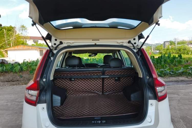 Used Geely Auto Vision X6 2018 1.4T CVT 4G Connected Luxury Version Trunk