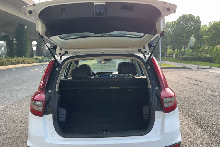 Used Geely Auto Vision X6 2018 1.8L Manual 4G Connect Luxury Edition Trunk