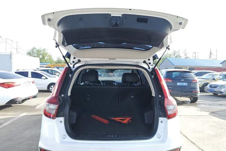 Used Geely Auto Vision X6 2018 1.8L Manual 4G Connect Luxury Edition Trunk