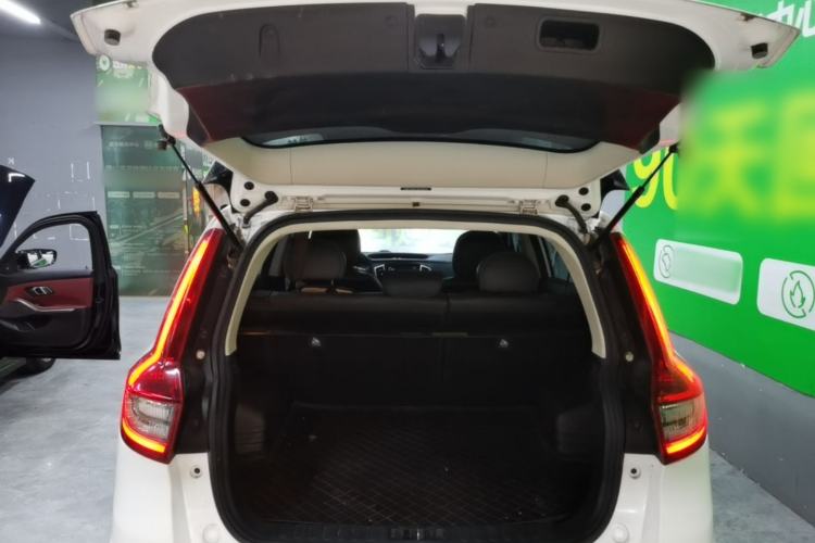 Used Geely Auto Vision X6 2018 1.4T CVT 4G Connected Flagship Edition Trunk
