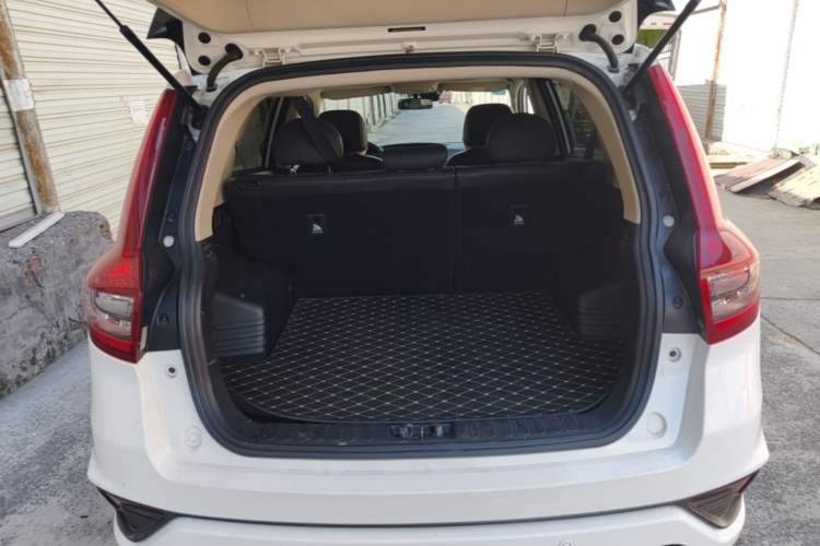 Used Geely Auto Vision X6 2018 1.4T CVT 4G Connected Flagship Edition Trunk