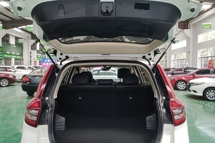 Used Geely Auto Vision X6 2018 1.4T CVT 4G Connected Flagship Edition Trunk
