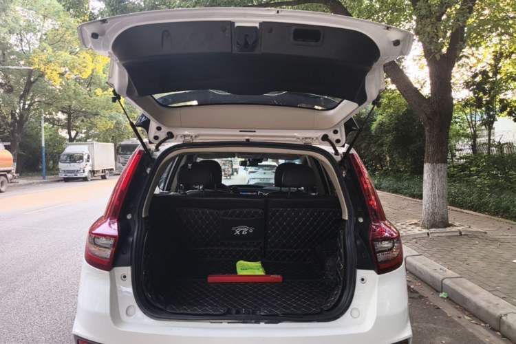 Used Geely Auto Vision X6 2018 1.8L Manual 4G Connect Luxury Edition Trunk