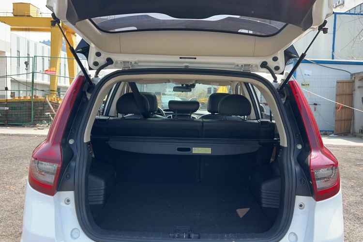 Used Geely Auto Vision X6 2018 1.4T CVT 4G Connected Flagship Edition Trunk