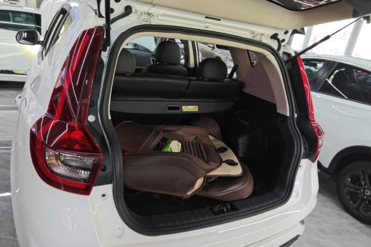 Used Geely Auto Vision X6 2018 1.4T CVT 4G Connected Luxury Version Trunk