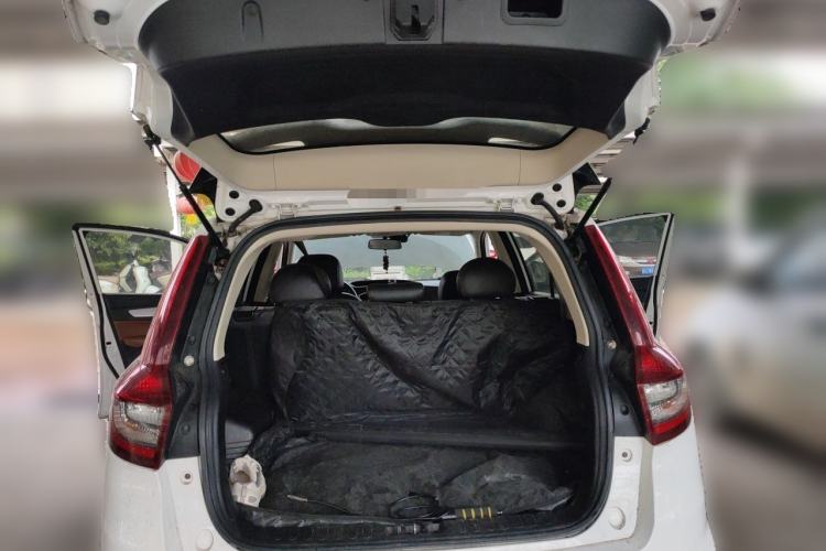 Used Geely Auto Vision X6 2018 1.4T CVT 4G Connected Flagship Edition Trunk