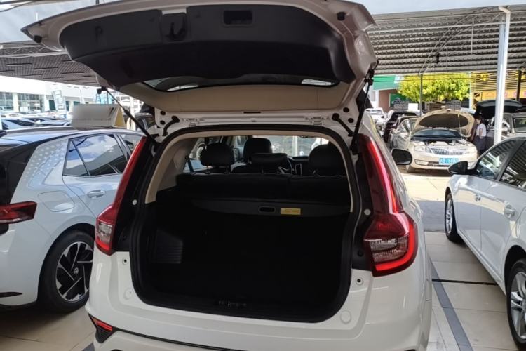 Used Geely Auto Vision X6 2018 1.4T CVT 4G Connected Flagship Edition Trunk