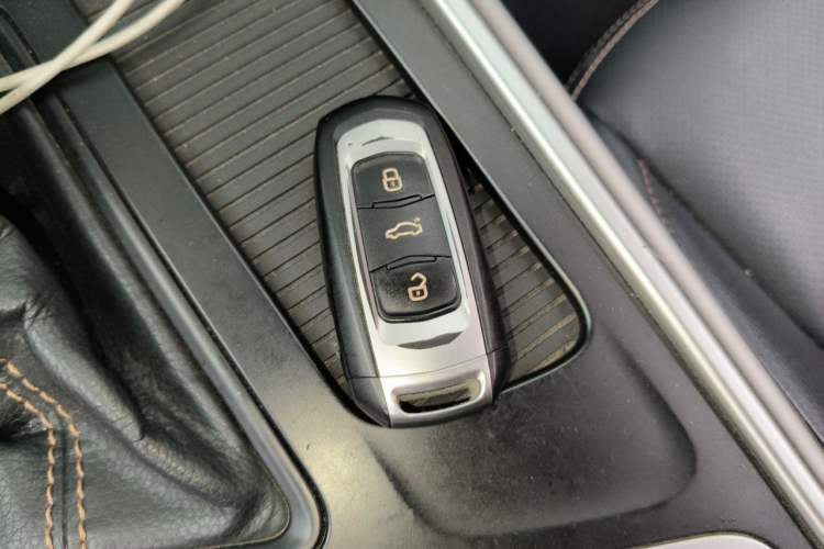 Used Geely Auto Vision X6 2018 1.4T CVT 4G Connected Flagship Edition Vehicle Key