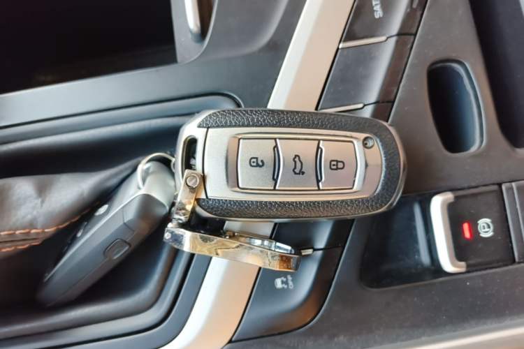 Used Geely Auto Vision X6 2018 1.4T CVT 4G Connected Luxury Version Vehicle Key
