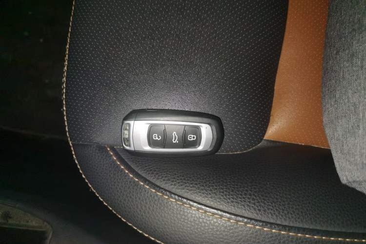 Used Geely Auto Vision X6 2018 1.4T CVT 4G Connected Flagship Edition Vehicle Key