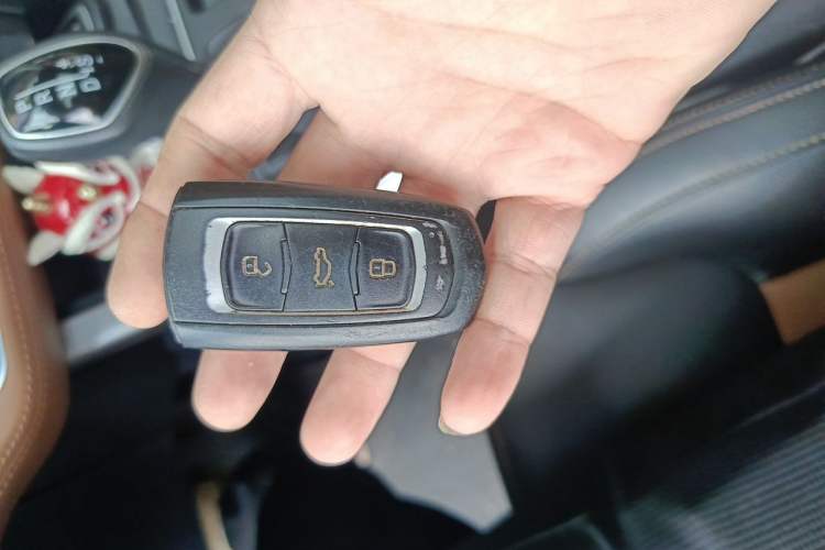 Used Geely Auto Vision X6 2018 1.4T CVT 4G Connected Luxury Version Vehicle Key