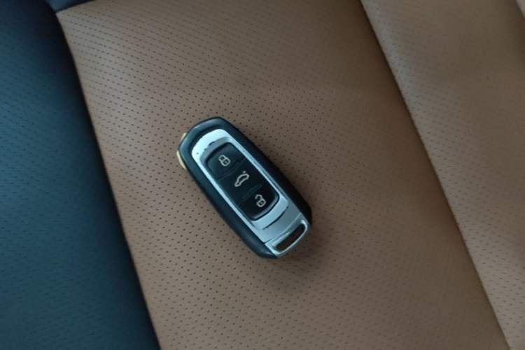 Used Geely Auto Vision X6 2018 1.4T CVT 4G Connected Luxury Version Vehicle Key
