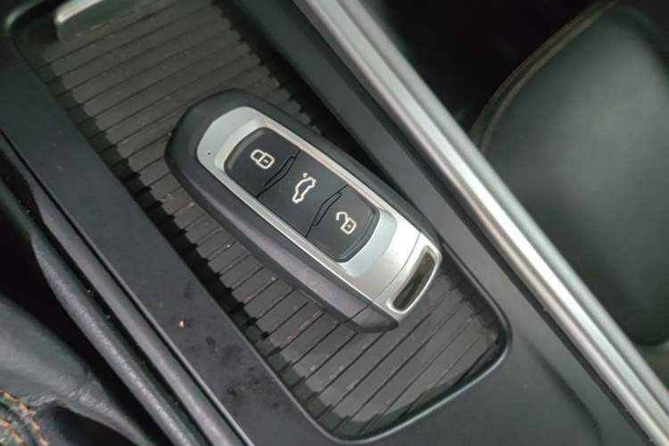 Used Geely Auto Vision X6 2018 1.4T CVT 4G Connected Luxury Version Vehicle Key