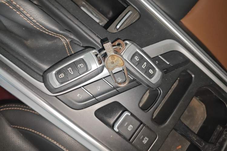 Used Geely Auto Vision X6 2018 1.4T CVT 4G Connected Flagship Edition Vehicle Key