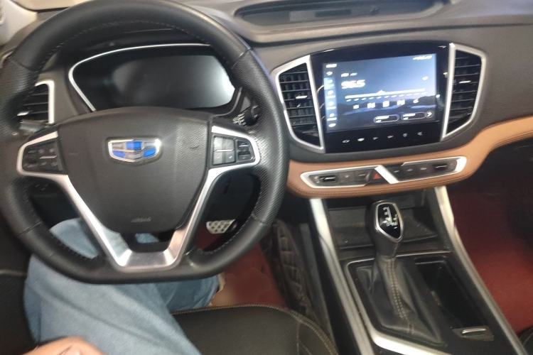 Used Geely Auto Vision X6 2019 1.4T CVT 4G Connected Luxury Version China VI Standard Center Console