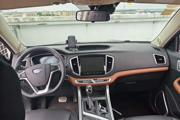 Used Geely Auto Vision X6 2019 1.4T CVT 4G Connected Flagship Version China VI Standard Center Console