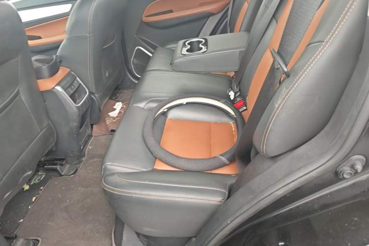 Used Geely Auto Vision X6 2019 1.4T CVT 4G Connected Flagship Version China VI Standard Left Rear Seat