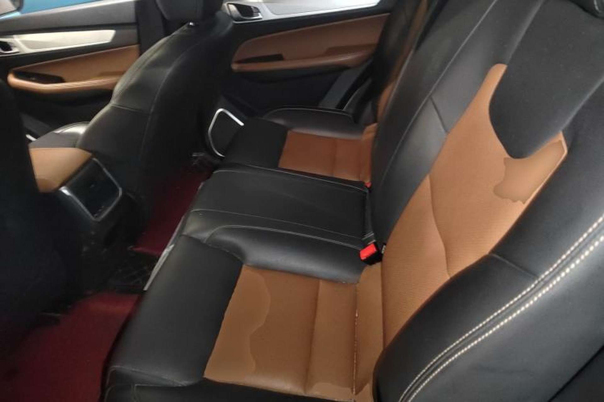 Used Geely Auto Vision X6 2019 1.4T CVT 4G Connected Luxury Version China VI Standard Left Rear Seat