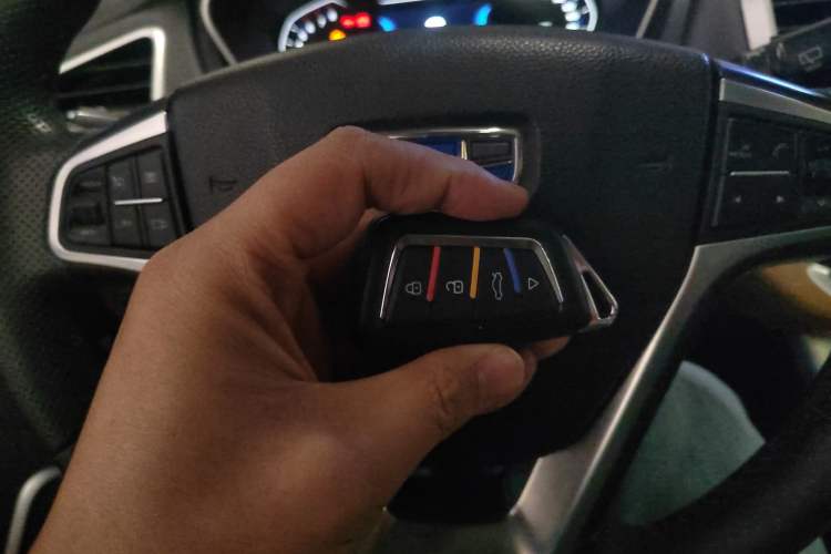 Used Geely Auto Vision X6 2019 1.4T CVT 4G Connected Luxury Version China VI Standard Vehicle Key