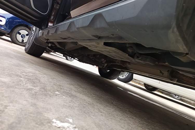 Used Geely Auto Vision X6 2019 1.4T CVT 4G Connected Luxury Version China VI Standard Left Side Sill