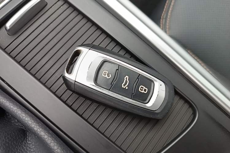 Used Geely Auto Vision X6 2019 1.4T CVT 4G Connected Luxury Version China VI Standard Vehicle Key