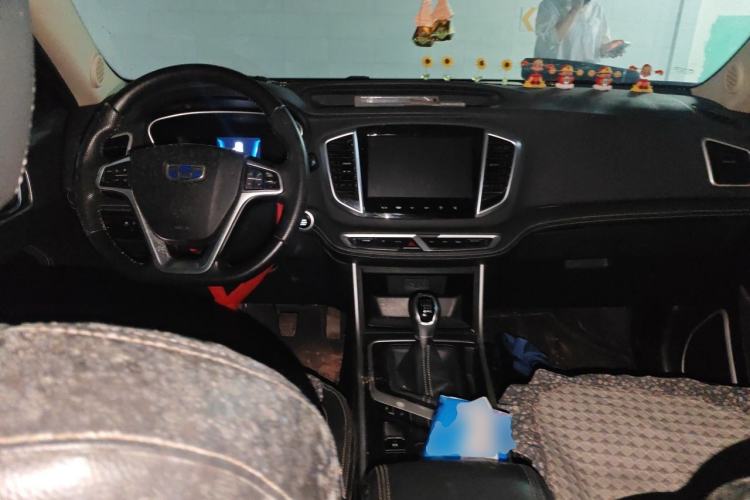 Used Geely Auto Vision X6 2019 1.4T Manual 4G Connect Luxury Model China VI Standard Center Console