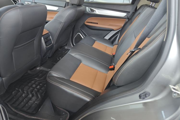 Used Geely Auto Vision X6 2019 1.4T CVT 4G Connected Luxury Version China VI Standard Interior 1