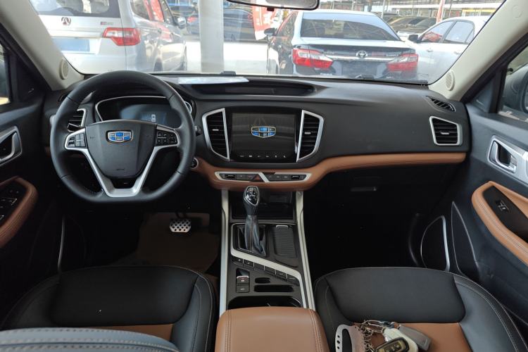 Used Geely Auto Vision X6 2019 1.4T CVT 4G Connected Luxury Version China VI Standard Interior 3