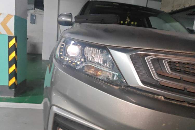 Used Geely Auto Vision X6 2019 1.4T Manual 4G Connect Luxury Model China VI Standard Right Front Headlight